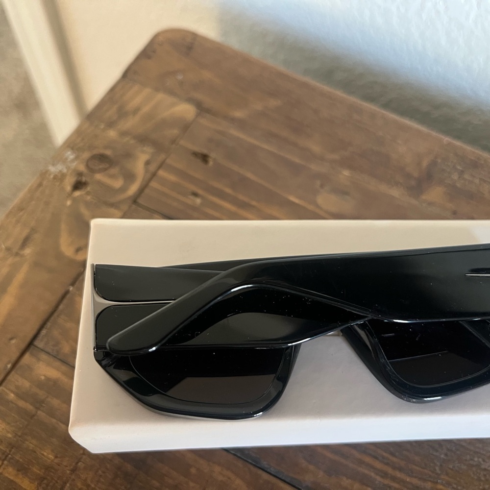 Black Rectangular Sunglasses - image 2